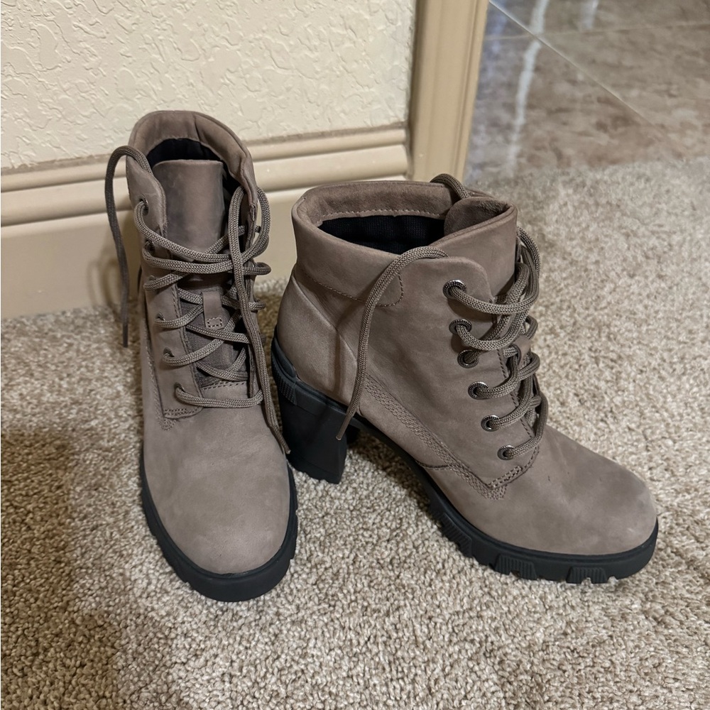Timberland Gray High Heel Lace Up boots